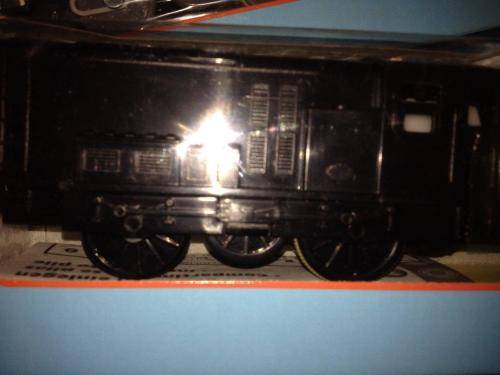 Thomas & Friends - Diesel + 2 Carriages  Motorized Railway Track Master System- TOMY