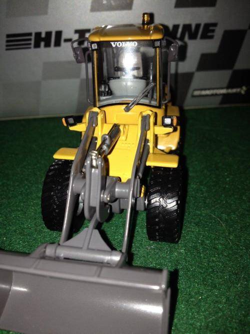 Motorart - Volvo - L35B 1:50 Scale (NOS)