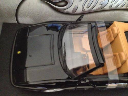 Hotwheels - Ferrari F355 Spider 1:18 Scale