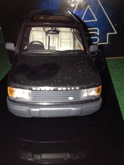 Auto art - Range Rover 4.6 HSE Met Black 1:43 Scale (NOS)