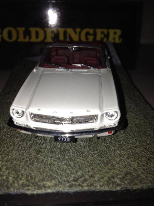 Ford Mustang Convertible - Goldfinger - James Bond Car Collection no35 1:43 Scale Die Cast