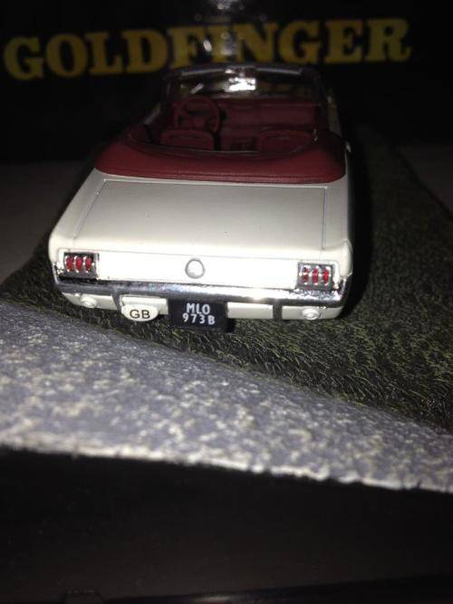 Ford Mustang Convertible - Goldfinger - James Bond Car Collection no35 1:43 Scale Die Cast