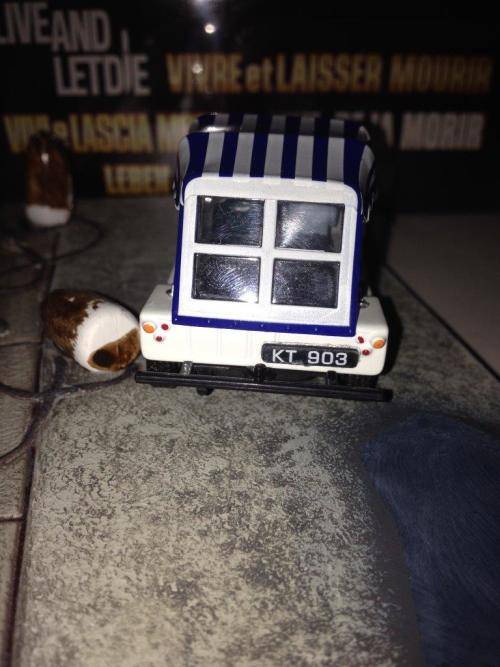 Mini Moke - Live and Let Die - James Bond Car Collection no24 1:43 Scale Die Cast