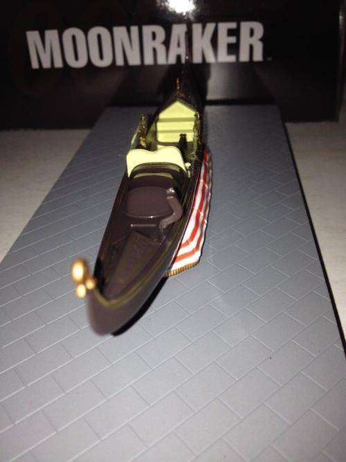 Bondola - Moonraker - James Bond Car Collection no102 1:43 Scale Die Cast