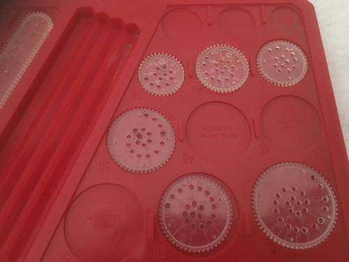 Old Vintage Spirograph  circa 1970's (incomplete)