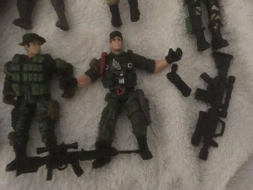 10 Chap Mei Action Figures + Accessories Simular size as G.I Joe  +-10.5cm Lot 1