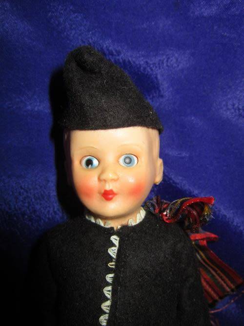 Vintage -  Rosebud doll - Scottish in kilt - +/- 15cm Circa 1950's Made in England