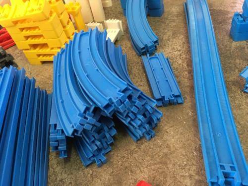 Thomas & Friends - Large Job Lot of Tomy Tracks and accessories - See Pics (126 Pieces)