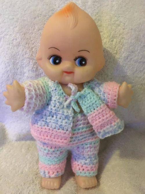 Kewpie in crochette outfit +-26cm
