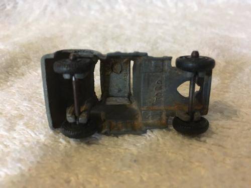 Old Die Cast Ford Truck not sure of Maker +-5cm Long