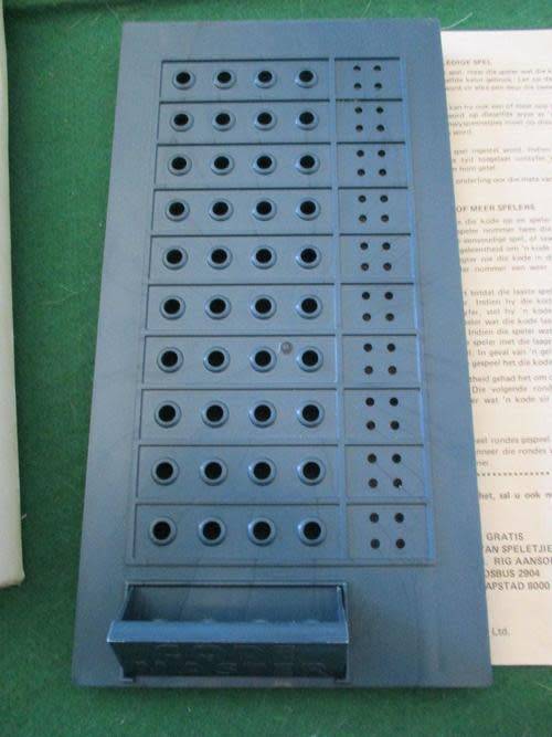 Vintage Codemaster - Gamma Games - (same as Mastermind)