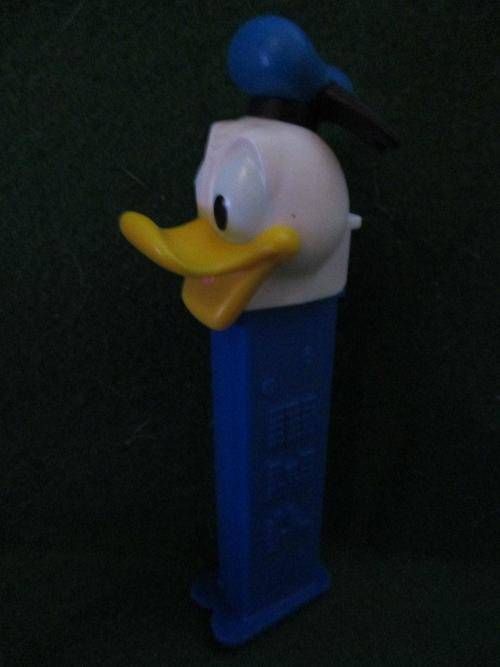 PEZ - Donald Duck -  Pez Dispenser