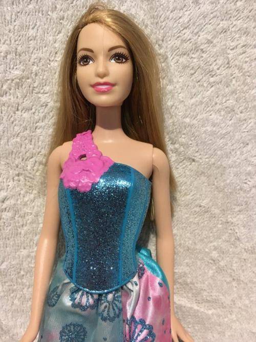 Barbie Mattel Doll 2011