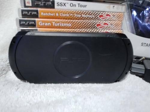 PSP Street, 64B Memory Card Charger, 5 Games + 4 UMD Music videos + Starter Kit
