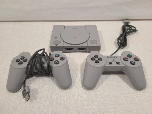 Playstation Classic Mini  20 Games 2 Controllers HDMI Cable