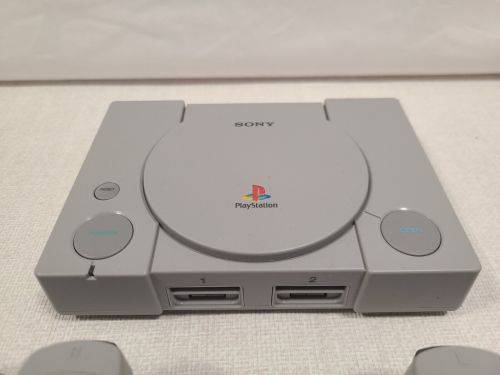 Playstation Classic Mini  20 Games 2 Controllers HDMI Cable