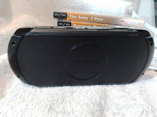 PSP Street,  Charger, 5 Games + 4 UMD Music videos loose + Starter Kit (No Memory Card)
