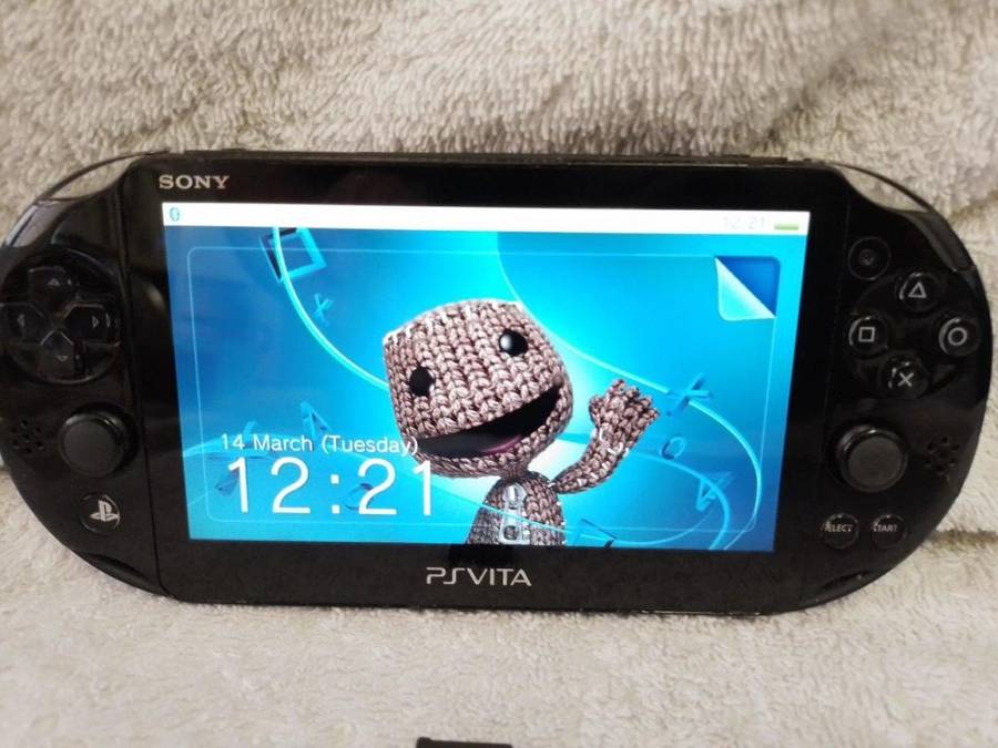 Sony PSVITA 2000 c/w 8GB Memory card