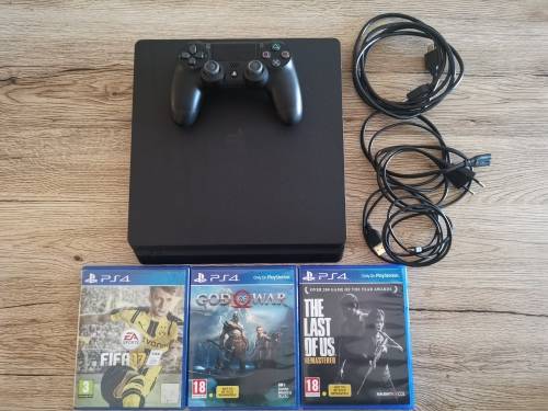Sony PS4 1TB console and controller
