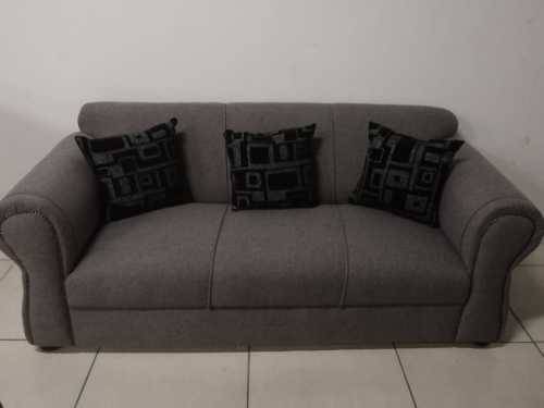 Lounge Suite: 6- Seater