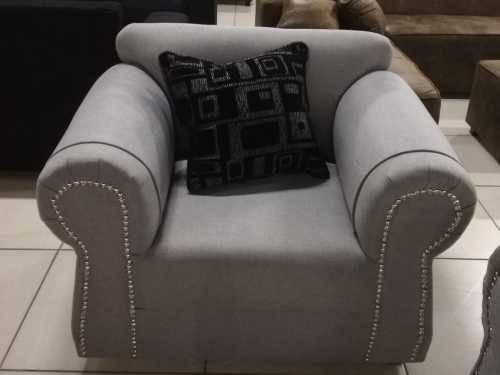 Lounge Suite: 6- Seater