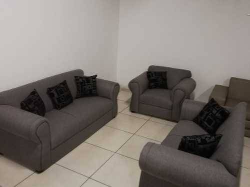 Lounge Suite: 6- Seater