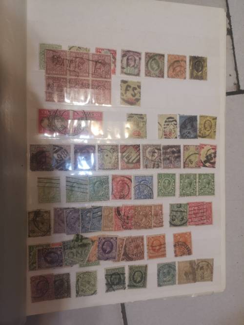 GB. Lots of books with stamps.Good value. Only few photos taken -