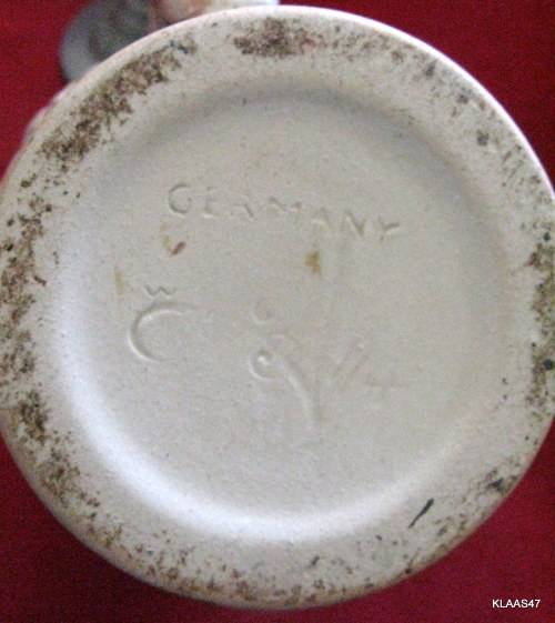 GERMAN LIDDED BEER STEIN : FROHES HERZ SCHAFT LEICHTE BAHN GUTEN MUTES FRISCH VORAN : 16.5cm HIGH