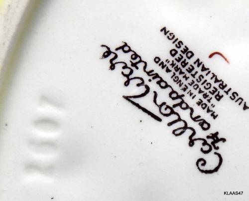 CARLTONWARE - BOAT SHAPE BOWL - 27.5x17.5cm