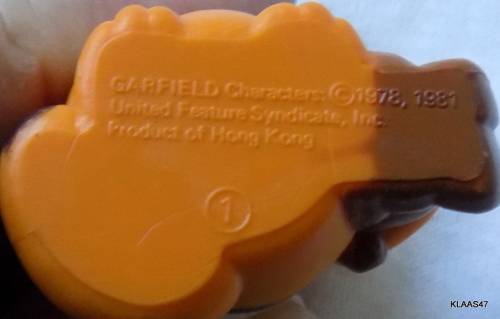 VINTAGE GARFIELD FIGURINE - 1981 - MADE IN HONG KONG - 5cm High