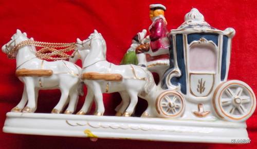 COACH AND HORSES : CROWN U MAKERS MARK : NO REIGNS FROM HORSES TO COACHMAN : 21cm LONG 12cm HIGH