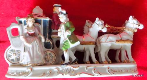 COACH AND HORSES : CROWN U MAKERS MARK : NO REIGNS FROM HORSES TO COACHMAN : 21cm LONG 12cm HIGH