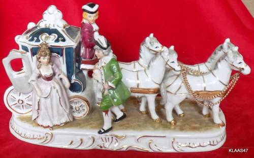 COACH AND HORSES : CROWN U MAKERS MARK : NO REIGNS FROM HORSES TO COACHMAN : 21cm LONG 12cm HIGH
