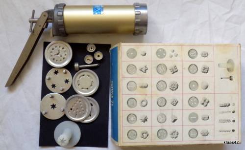 Vintage - SAWA 71 - BISCUIT/COOKIE GUN - In Original Box