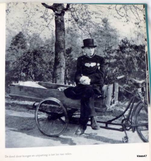 Aanschouw de jaren - 1900-1950 - Een halve eeuw in beeld : Dr Jane de Iongh en Drs M Kohnstamm