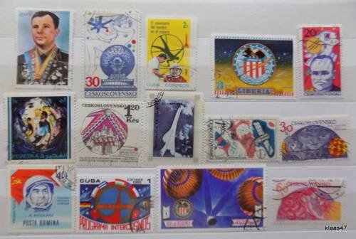 Mixed Lot of 14 used stamps - Theme: Space