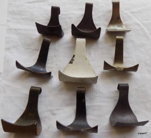 9 Pcs - Metal Picture Photo Frame Hanger - S Shape Rail Moulding Hanging Hooks