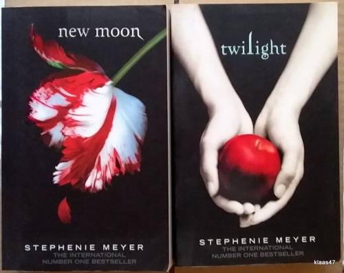 New Moon - Twilight - Stephenie Meyer - 2 Paperback