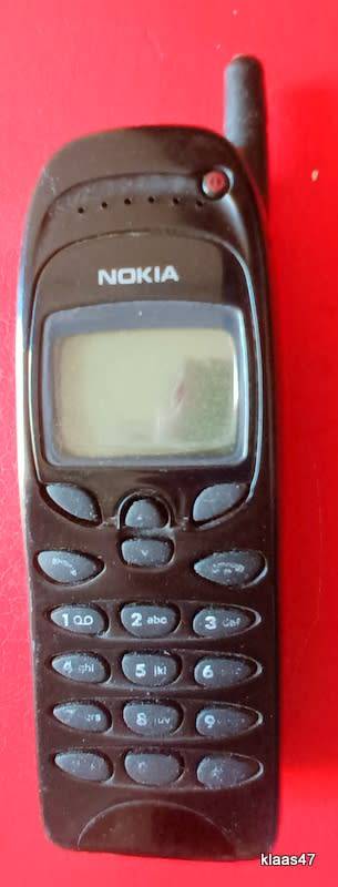 Vintage Nokia 6150 Sat - Black - Good for display or prop
