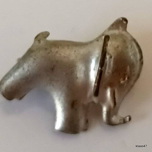 Costume Jewellery - Elephant Brooch -