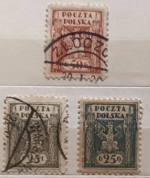 Poland - 1919 - White Eagle Coat of Arms - 2 Used and 1 Unused (all Hinged) stamps