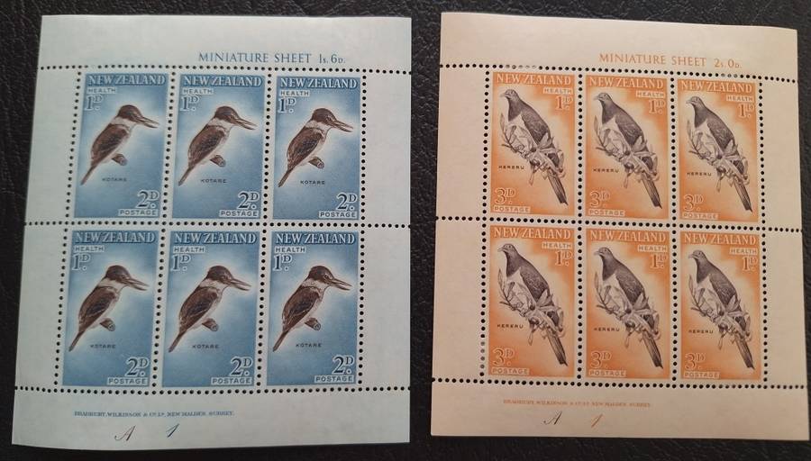 New Zealand 1960 Health Issue Bird Set of 2 Unused Hinged Miniature Sheets