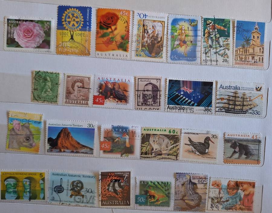 New Zealand Mixed Lot of 25 Used stamps