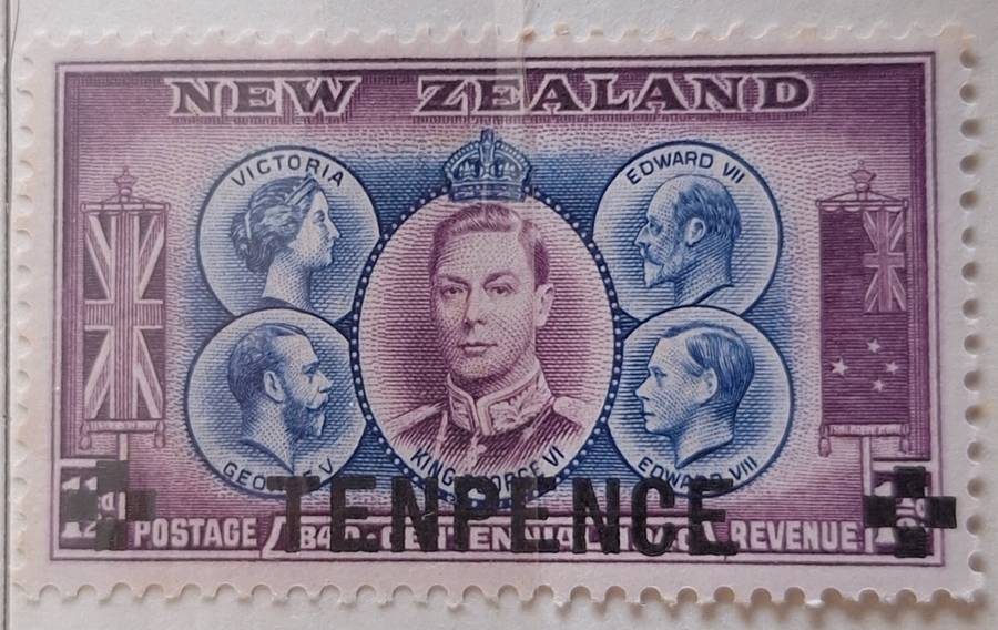 New Zealand 1944 Provisional 10d on 1 1/2d Sovereigns 1 Unused Hinged stamp