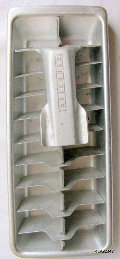 VINTAGE : ALUMINIUM ICE TRAY : QUICKUBE : 29x12x3.3cm