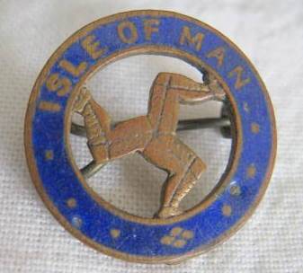 ISLE OF MAN : 2CM DIAMETER LAPEL BADGE