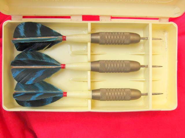 KWIZ DARTS LTD, MADE IN ENGLAND : SET OF THREE