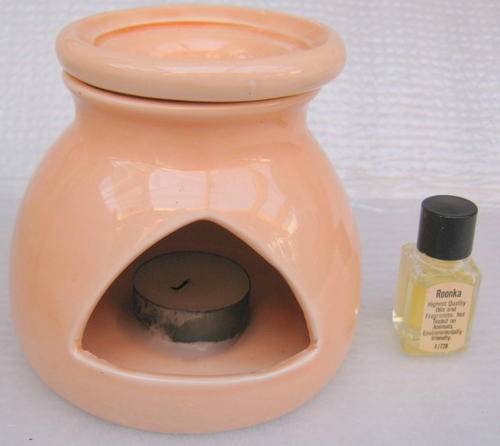 OIL BURNER : COLOUR - PEACH : OIL - TEA ROSE X 1 BOTTLE : 1 CANDLE