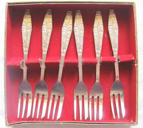 SET OF 6 CAKE FORKS : NOVALUX PLATE : MADE IN HOLLAND - ROYAL DUTCH SILVERWORKS