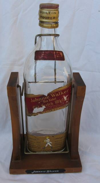 JOHNNIE WALKER : EMPTY 2.0 l BOTTLE : ON WOODEN STAND - BASE18.2x14cm : 40cm HIGH